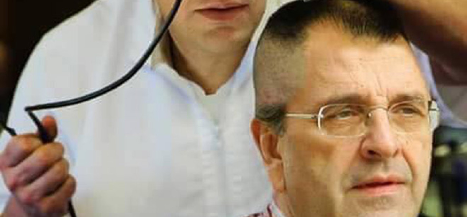 Photoshop… το κούρεμα του Αντώνη…