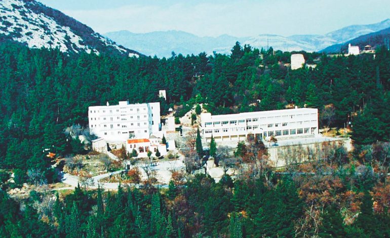 Την Τετάρτη γιορτάζει η μονή Ταξιαρχών δίπλα στην εκκλησιαστική σχολή