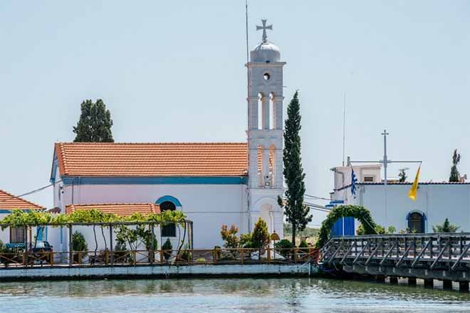 Άγιος Νικόλαος Πόρτο Λάγος: Το ωραιότερο μοναστήρι της Ελλάδας...